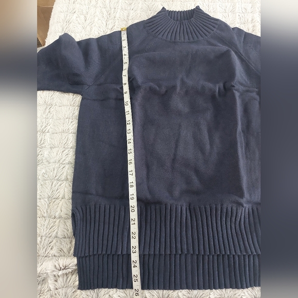 Nwt navy mock-neck sweater large - Picture 3 of 5
